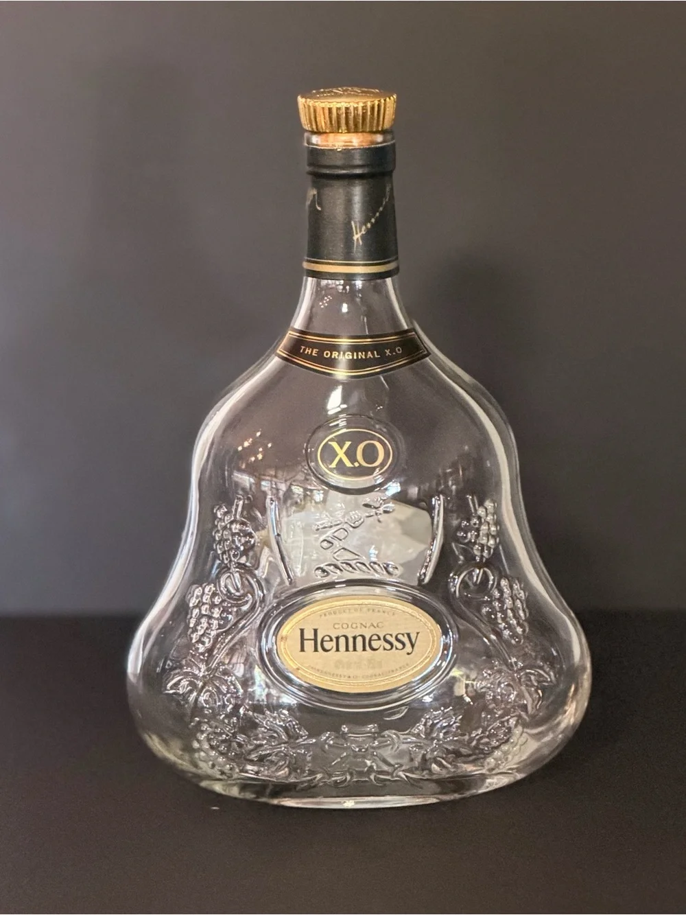 Hennessy X.O Extra Old Cognac750ml Empty Glass Bottle with Gold Accents